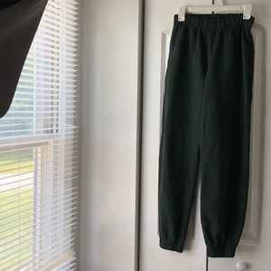 Rosa Sweatpants (dark green) from Brandy Melville